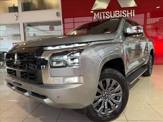 MITSUBISHI TRITON 2.4 BITURBO DIESEL CD HPE-S 4X4 AUTOMÁTICO MITSUBISHI TRITON 2.4 BITURBO DIESEL CD HPE-S 4X4 AUTOMÁTICO
